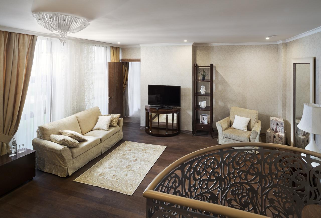Superior Golf And Spa Resort Kharkov Ngoại thất bức ảnh