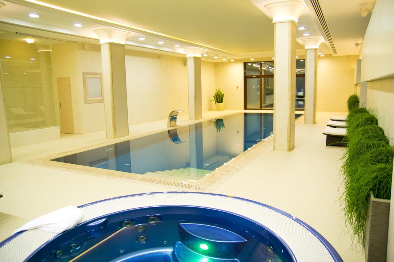 Superior Golf And Spa Resort Kharkov Ngoại thất bức ảnh