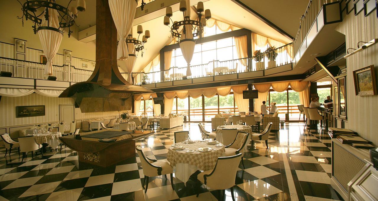 Superior Golf And Spa Resort Kharkov Ngoại thất bức ảnh