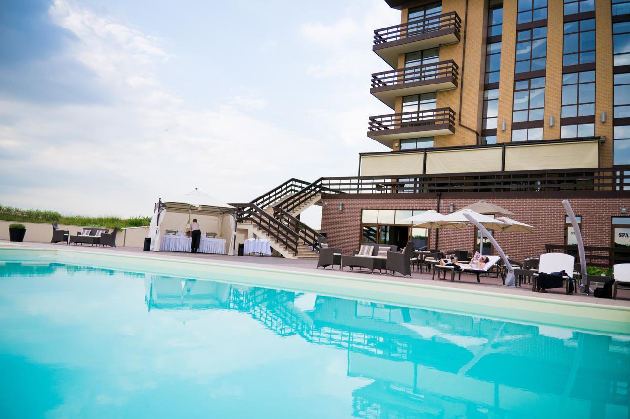 Superior Golf And Spa Resort Kharkov Ngoại thất bức ảnh