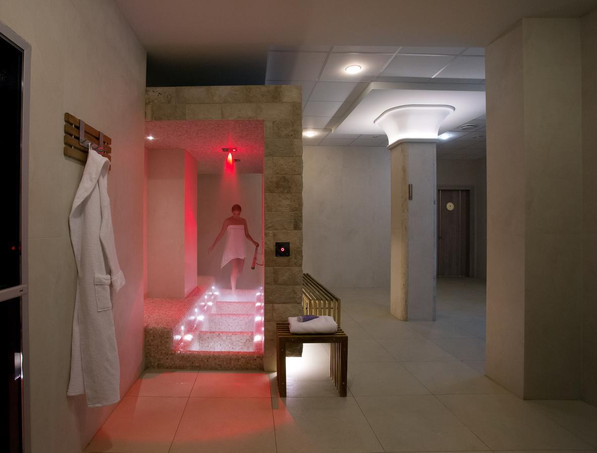 Superior Golf And Spa Resort Kharkov Ngoại thất bức ảnh