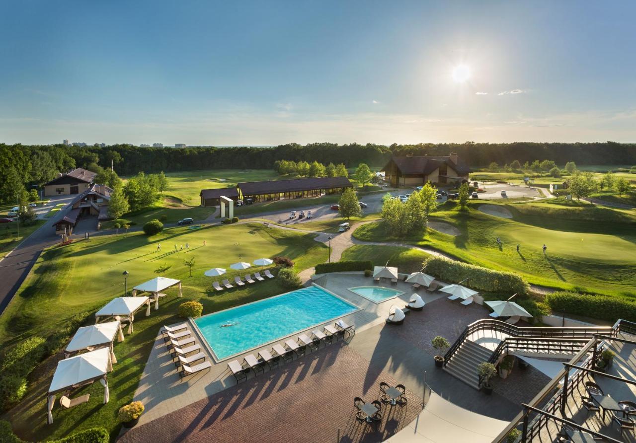 Superior Golf And Spa Resort Kharkov Ngoại thất bức ảnh