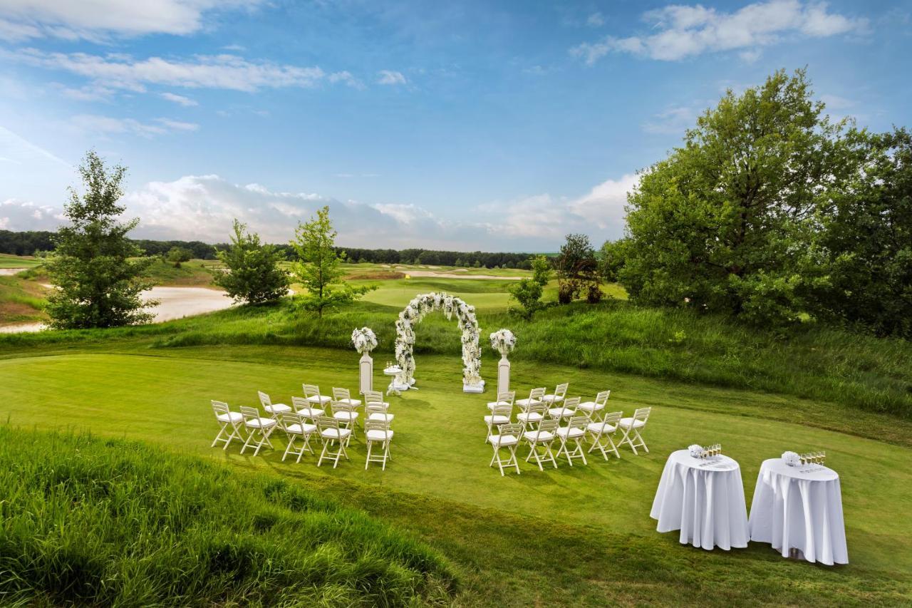 Superior Golf And Spa Resort Kharkov Ngoại thất bức ảnh