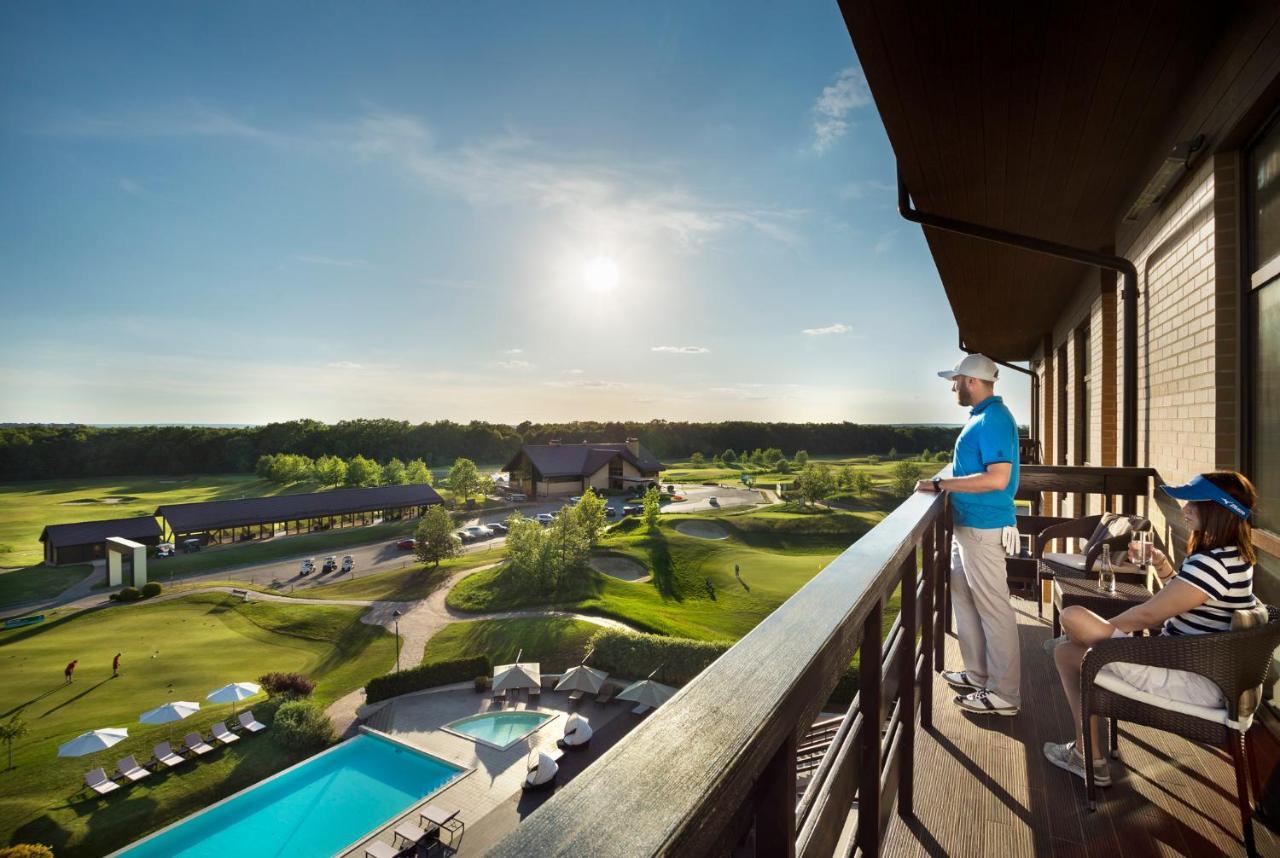 Superior Golf And Spa Resort Kharkov Ngoại thất bức ảnh